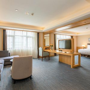 Executive King Suite